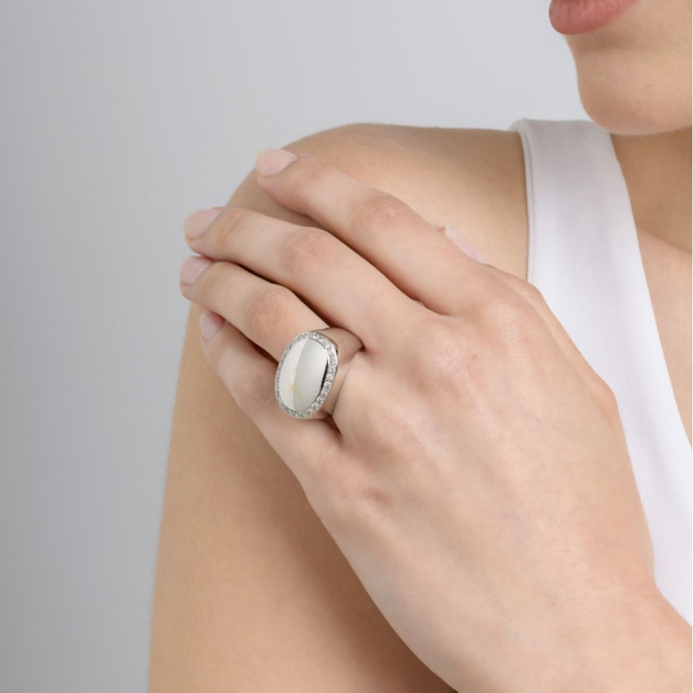 OVAL -1 SYMBOLS DIAMOND RING 